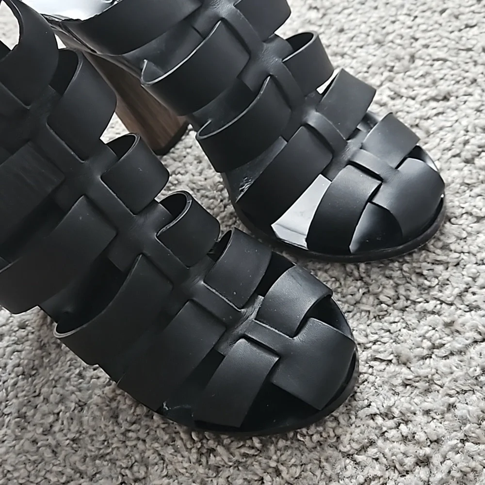 Vince Nicollete Black Caged leather block high heel Sandal size 9M